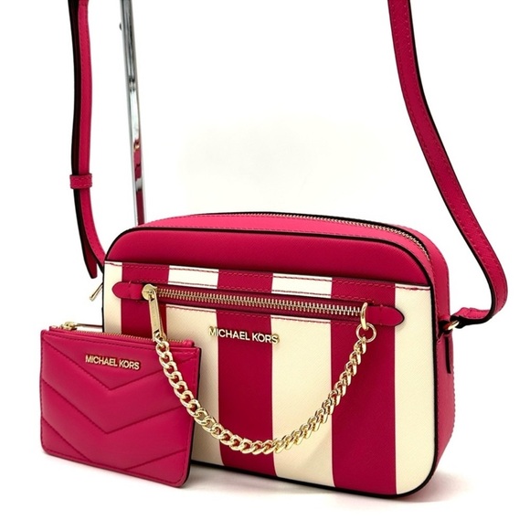 Michael Kors Large EW Crossbody Bag & Small Top Zip Coin
Pouch w ID Holder Pink - Picture 2 of 13
